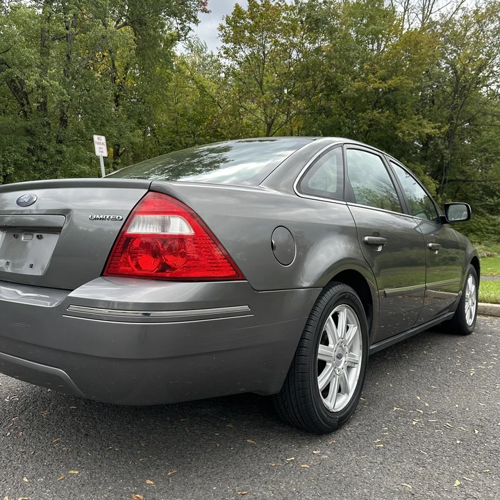 2005 Ford Five Hundred - Image 4 of 12