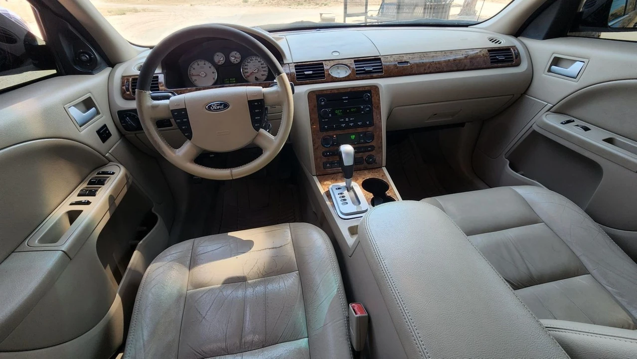2005 Ford Five Hundred - Image 8 of 31