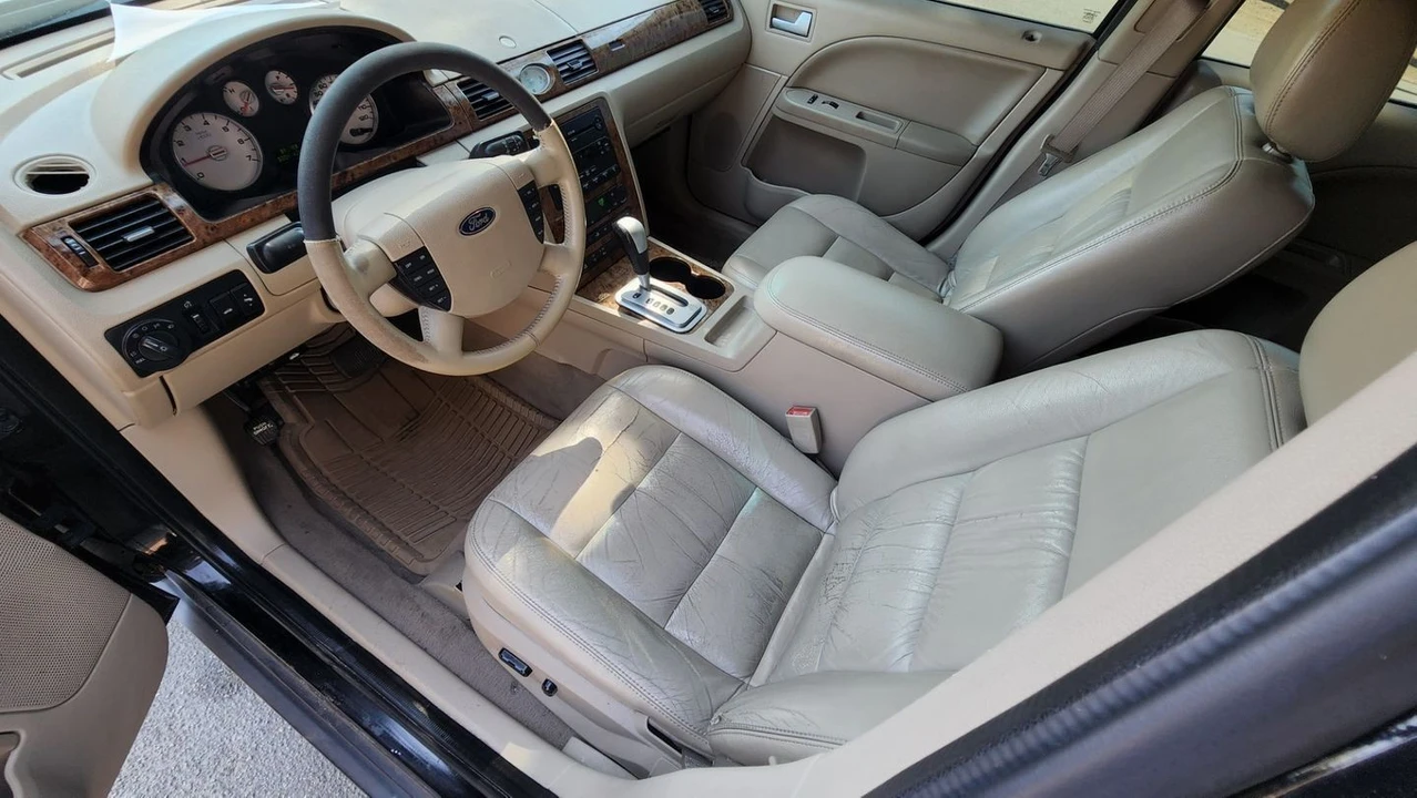 2005 Ford Five Hundred - Image 9 of 12
