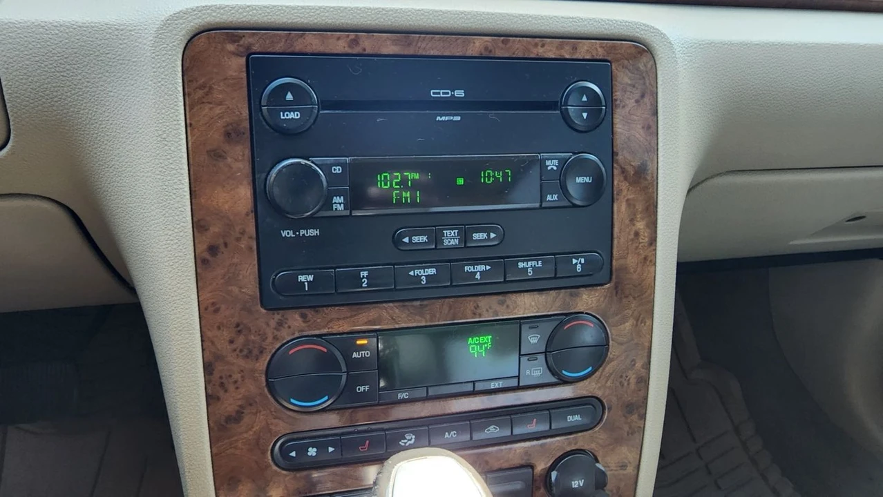 2005 Ford Five Hundred - Image 22 of 31