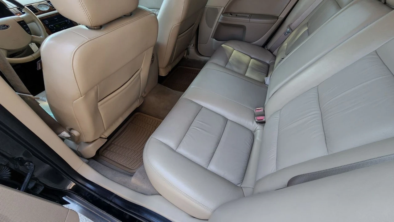 2005 Ford Five Hundred - Image 18 of 31
