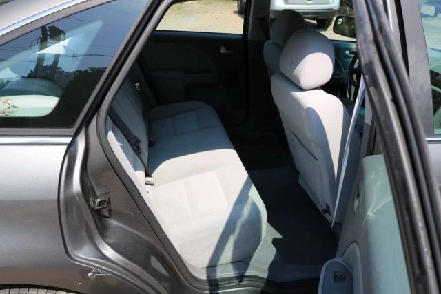 2005 Ford Five Hundred - Image 11 of 16