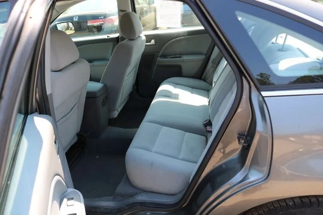 2005 Ford Five Hundred - Image 10 of 15