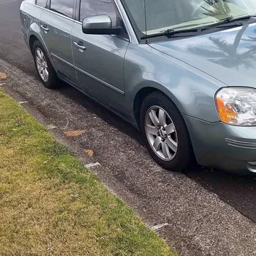2005 Ford Five Hundred SEL Sedan 4D