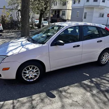 2005 Ford Focus SE Hatchback