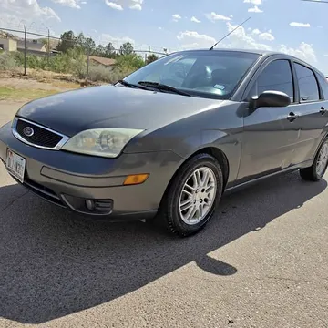 2005 Ford Focus SE Hatchback 4D