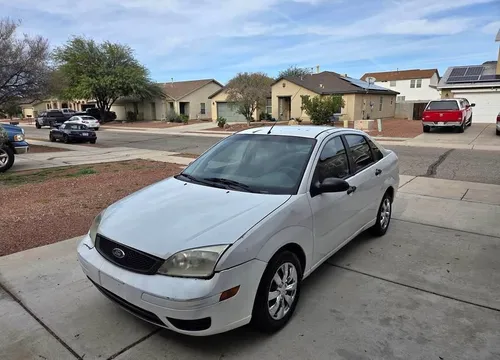 2005 Ford Focus ZX4 S Sedan 4D