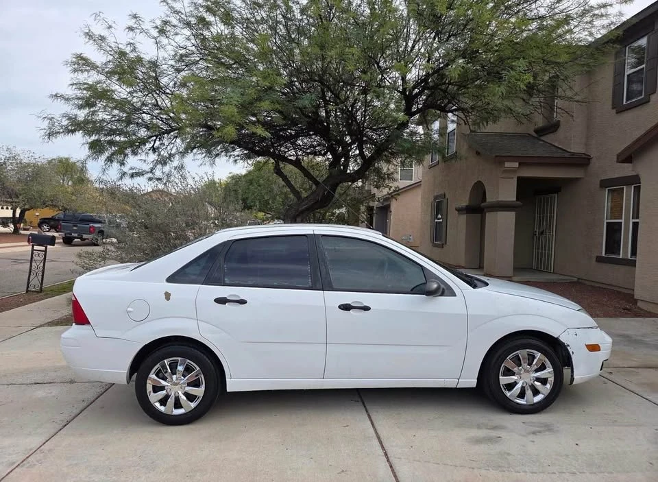 2005 Ford Focus 2nd Gen - Image 5 of 9