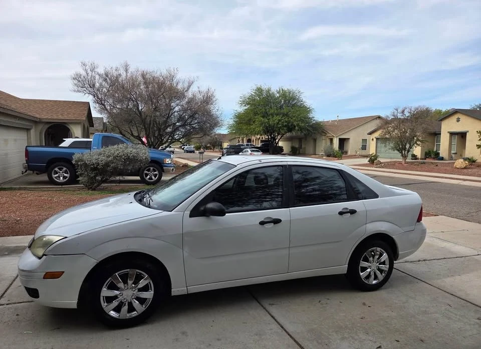 2005 Ford Focus 2nd Gen - Image 2 of 9