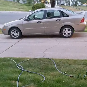 2005 Ford Focus ZX4 SE Sedan 4D