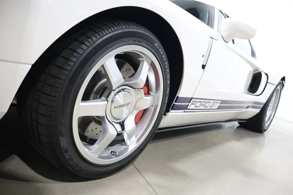 2005 Ford GT 1st Gen - Image 14 of 21