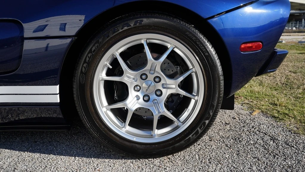 2005 Ford GT 1st Gen - Image 18 of 21