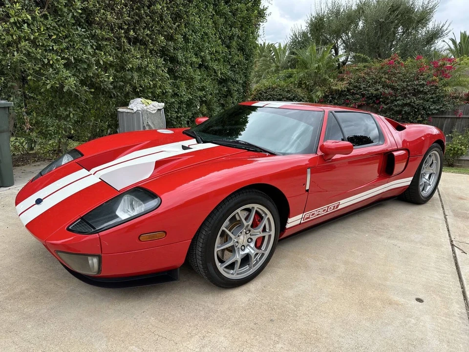2005 Ford GT 1st Gen - Image 2 of 3