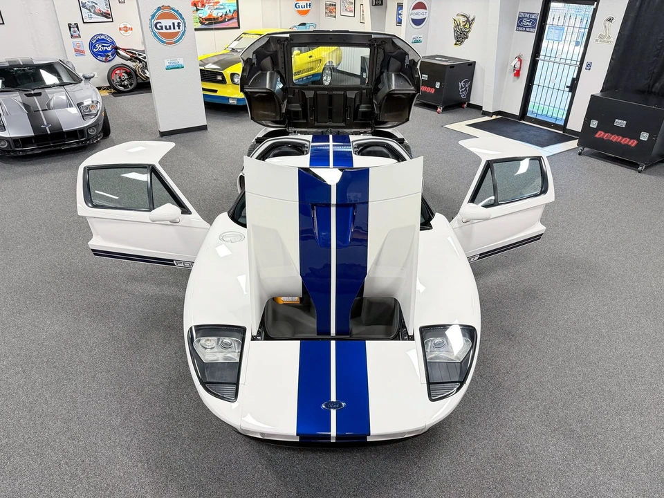 2005 Ford GT 1st Gen - Image 11 of 24