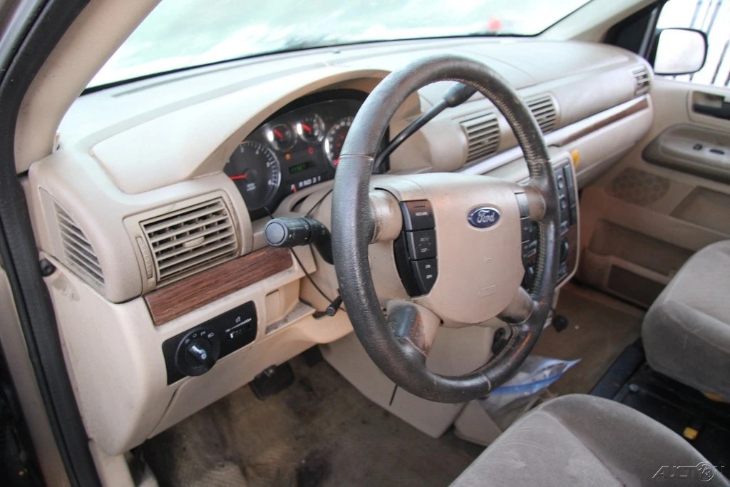 2005 Ford - Image 13 of 21