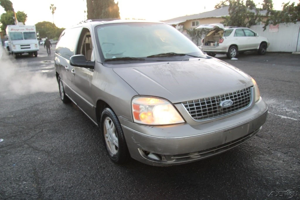 2005 Ford - Image 8 of 21