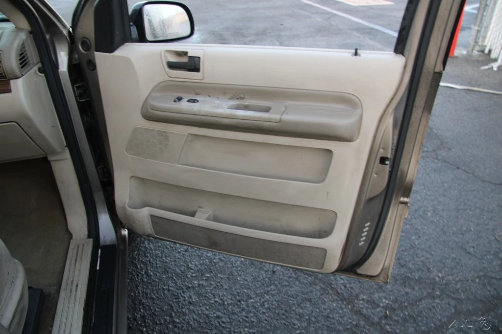 2005 Ford - Image 20 of 21