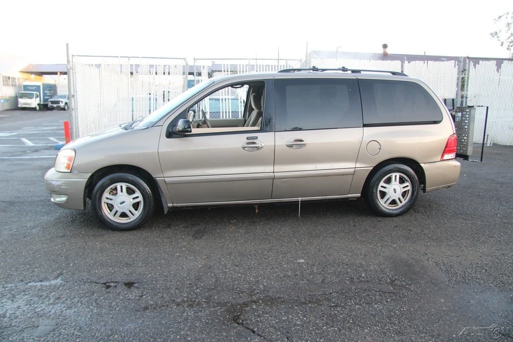 2005 Ford - Image 3 of 21