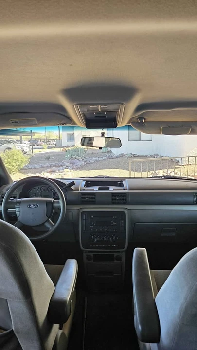 2005 Ford Freestyle - Image 2 of 10
