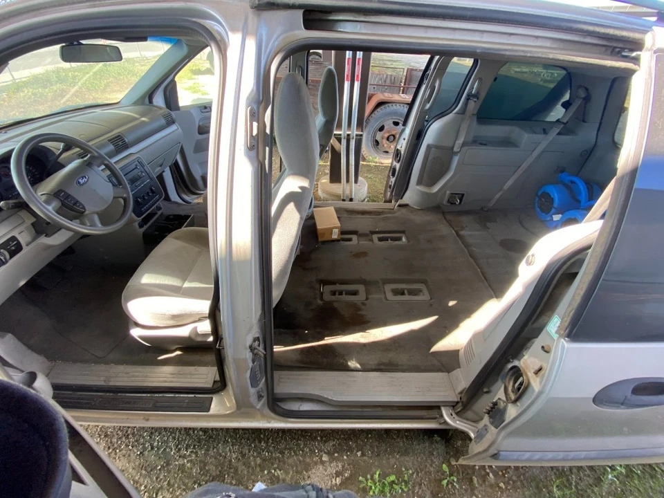 2005 Ford - Image 9 of 20