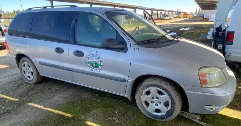 2005 Ford - Image 2 of 20
