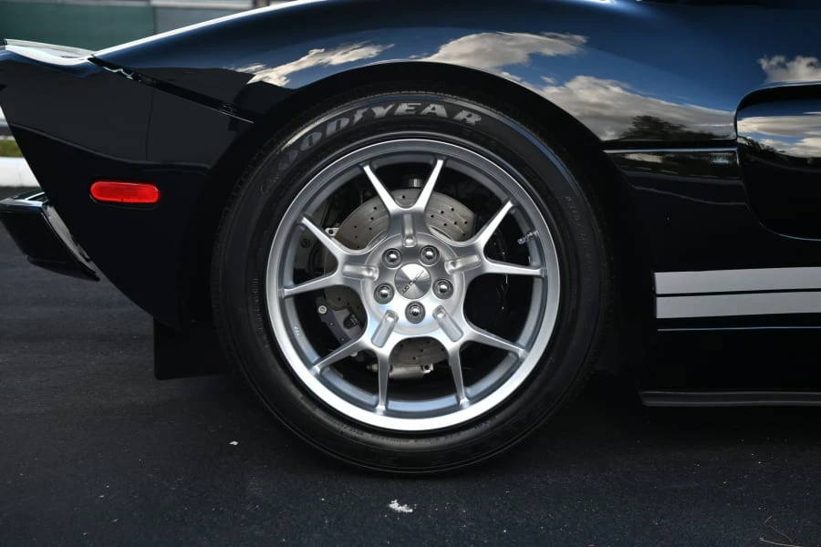 2005 Ford GT 1st Gen - Image 27 of 31