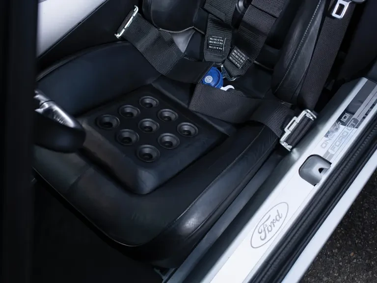 2005 Ford GT 1st Gen - Image 17 of 31