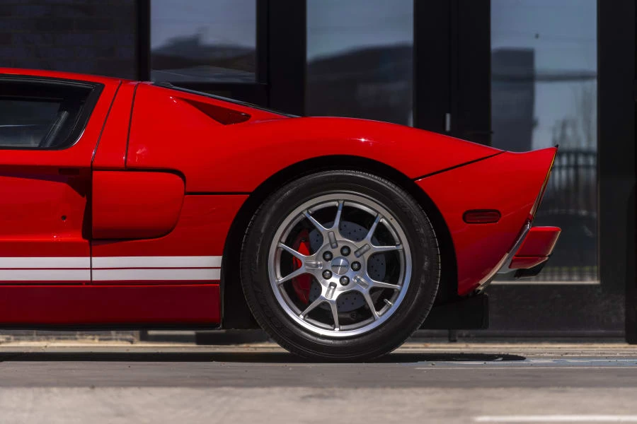 2005 Ford GT 1st Gen - Image 21 of 31