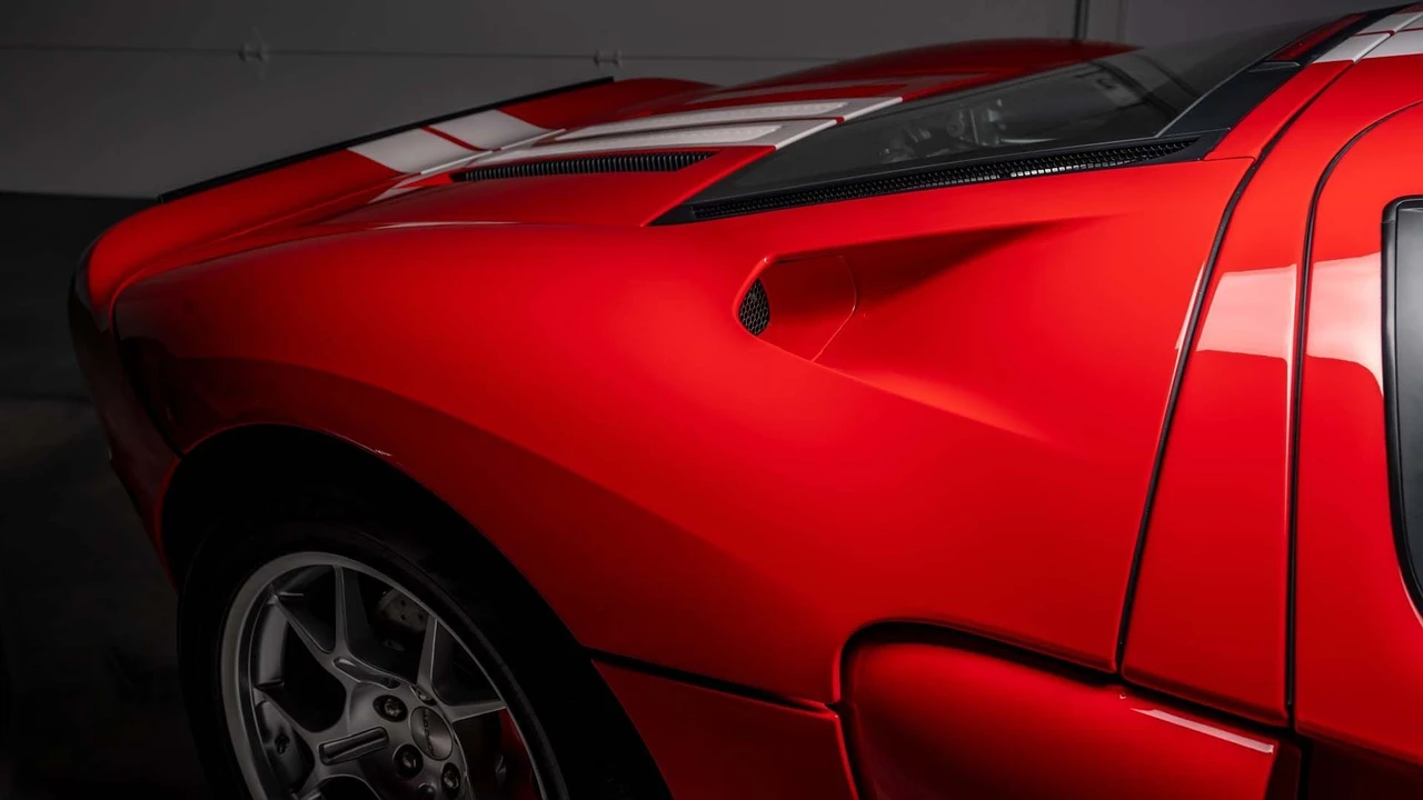 2005 Ford GT 1st Gen - Image 21 of 31