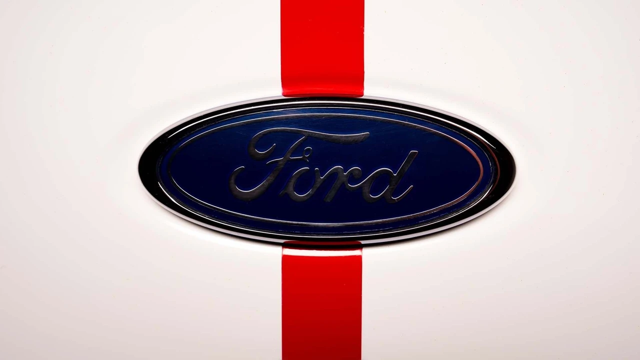 2005 Ford GT 1st Gen - Image 14 of 31