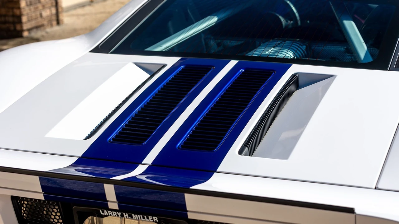 2005 Ford GT 1st Gen - Image 28 of 31