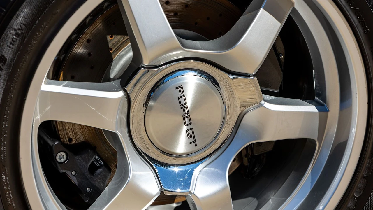 2005 Ford GT 1st Gen - Image 27 of 31