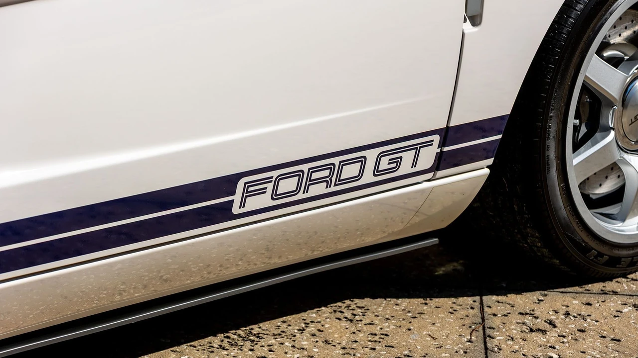 2005 Ford GT 1st Gen - Image 25 of 31