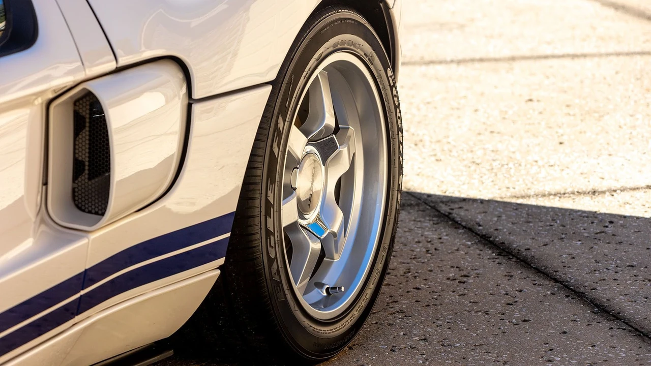 2005 Ford GT 1st Gen - Image 29 of 31