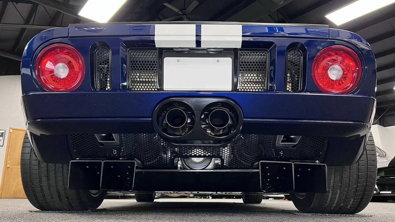 2005 Ford GT 1st Gen - Image 23 of 24