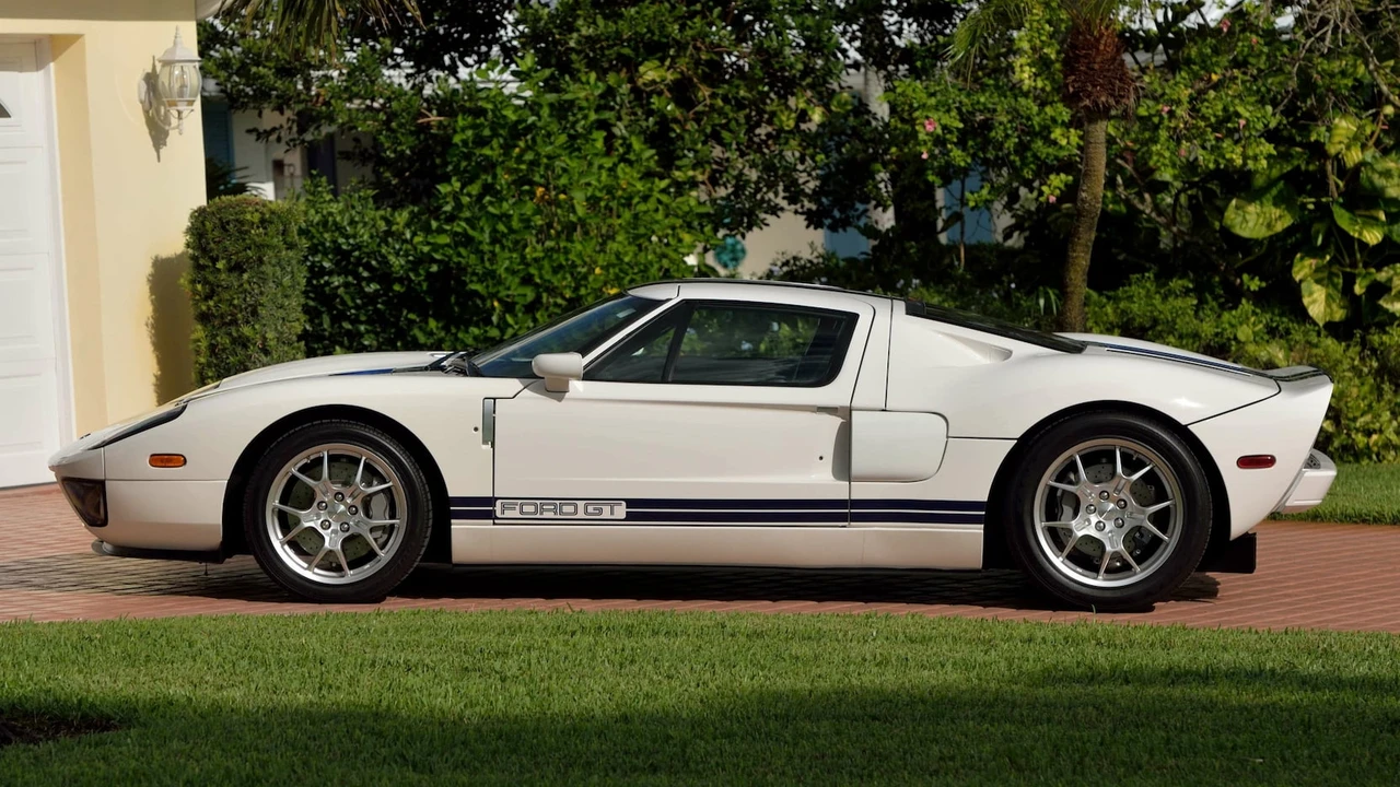 2005 Ford GT 1st Gen - Image 8 of 31