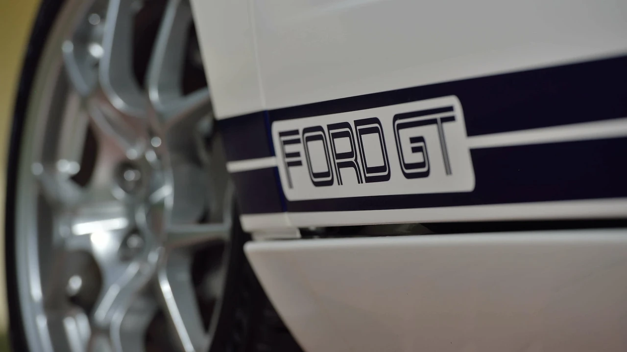 2005 Ford GT 1st Gen - Image 10 of 31