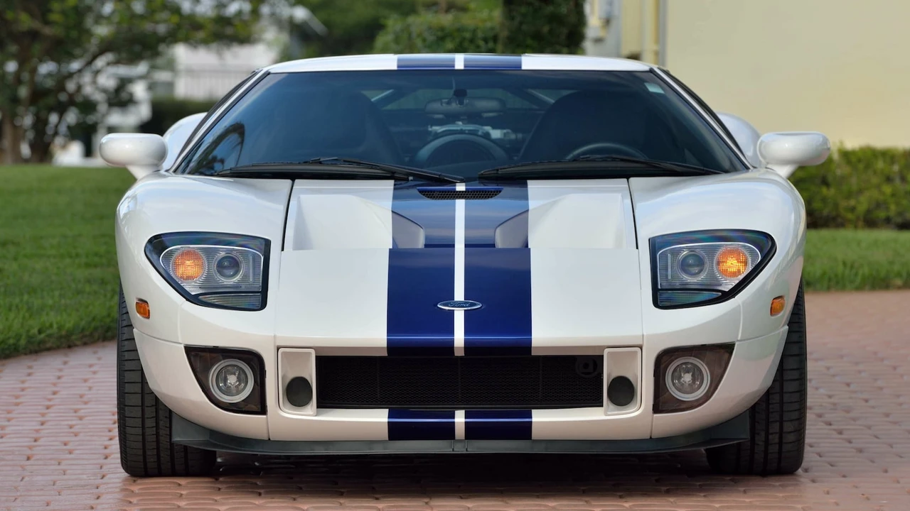2005 Ford GT 1st Gen - Image 14 of 31