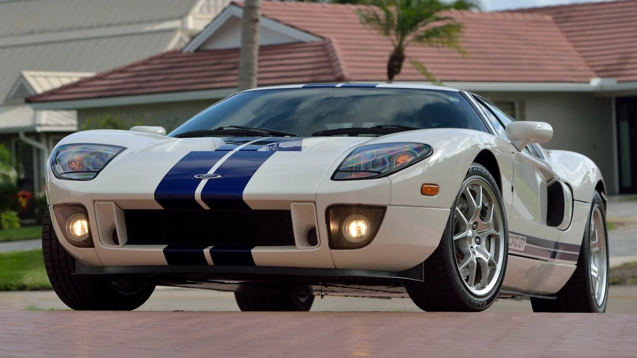 2005 Ford GT 1st Gen - Image 21 of 31