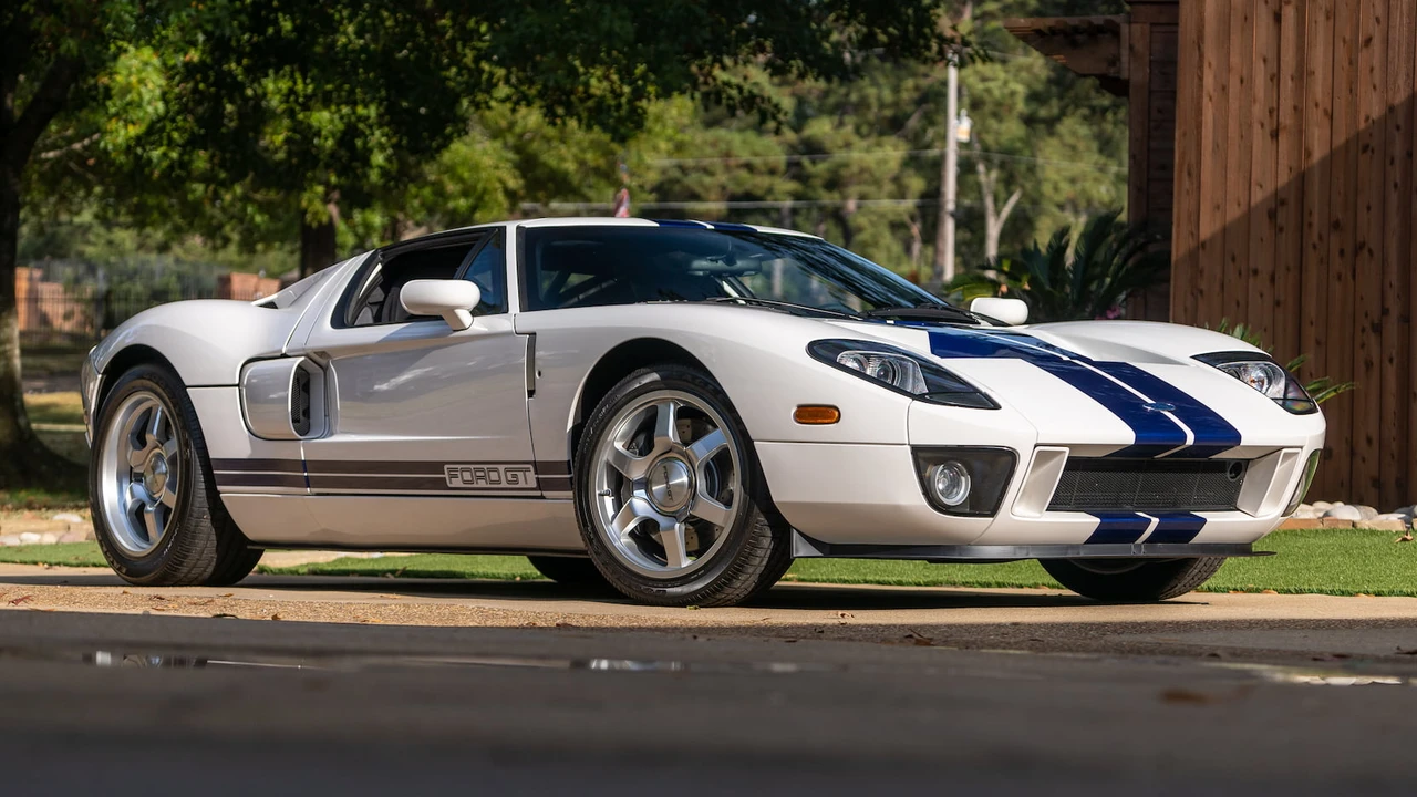 2005 Ford GT 1st Gen - Image 12 of 31