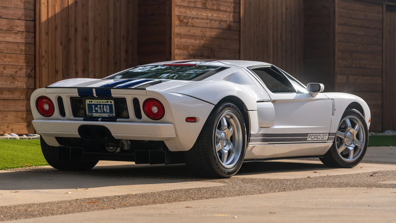 2005 Ford GT 1st Gen - Image 13 of 31