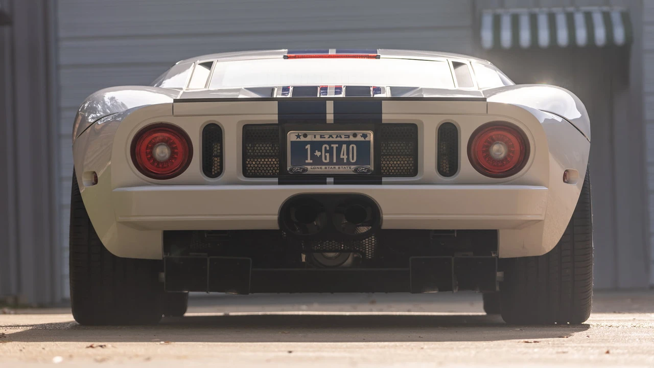 2005 Ford GT 1st Gen - Image 15 of 31