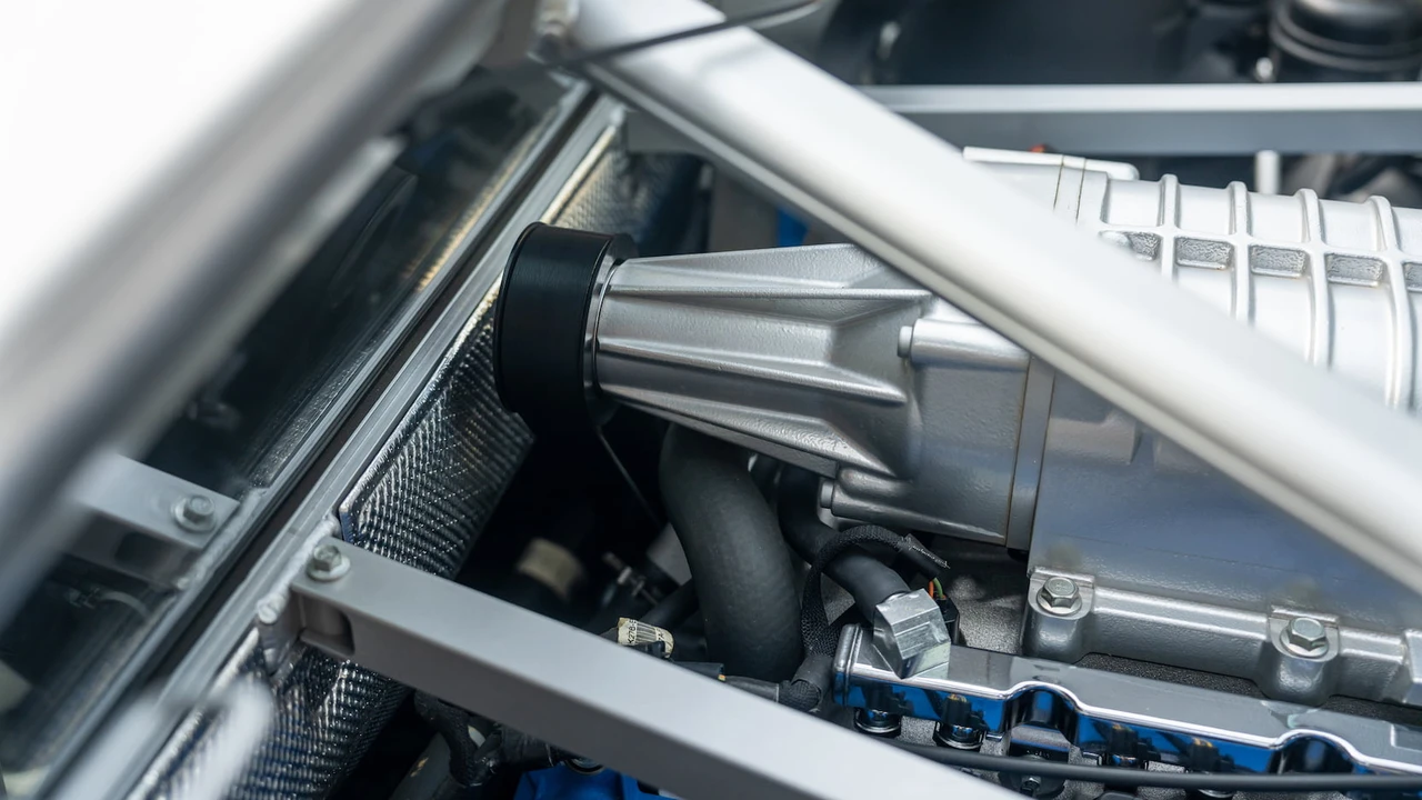 2005 Ford GT 1st Gen - Image 21 of 31