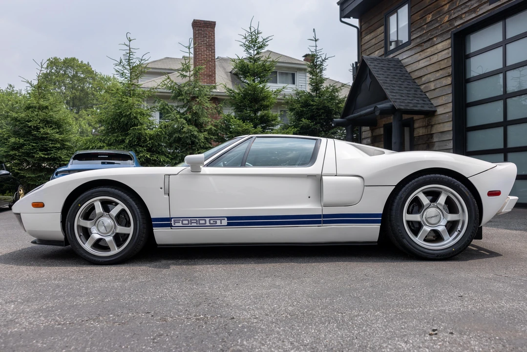 2005 Ford GT 1st Gen - Image 6 of 31