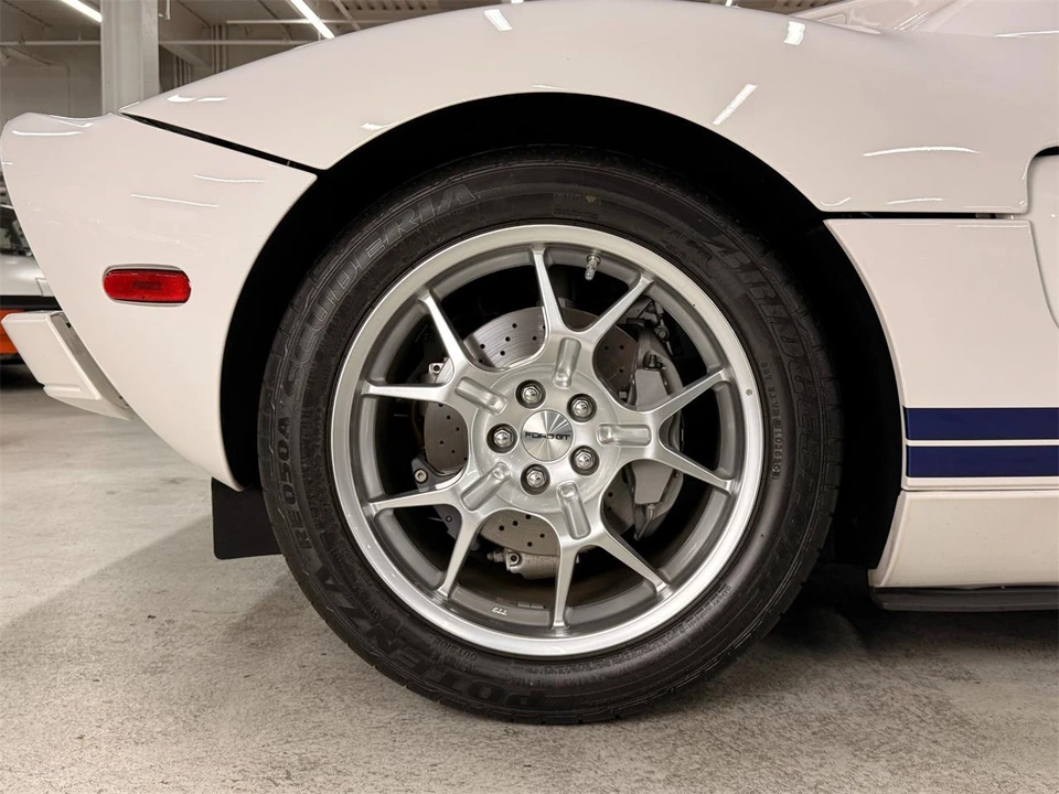 2005 Ford GT 1st Gen - Image 29 of 31