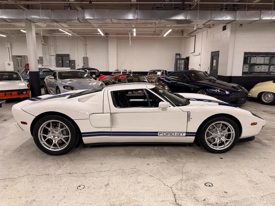 2005 Ford GT 1st Gen - Image 7 of 31