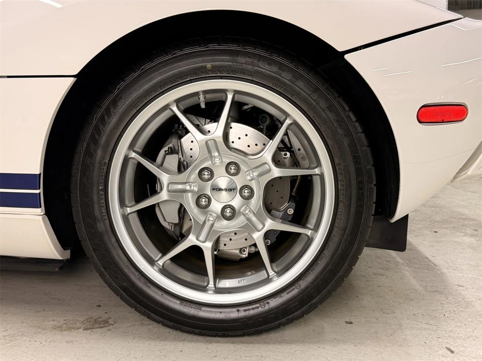 2005 Ford GT 1st Gen - Image 28 of 31