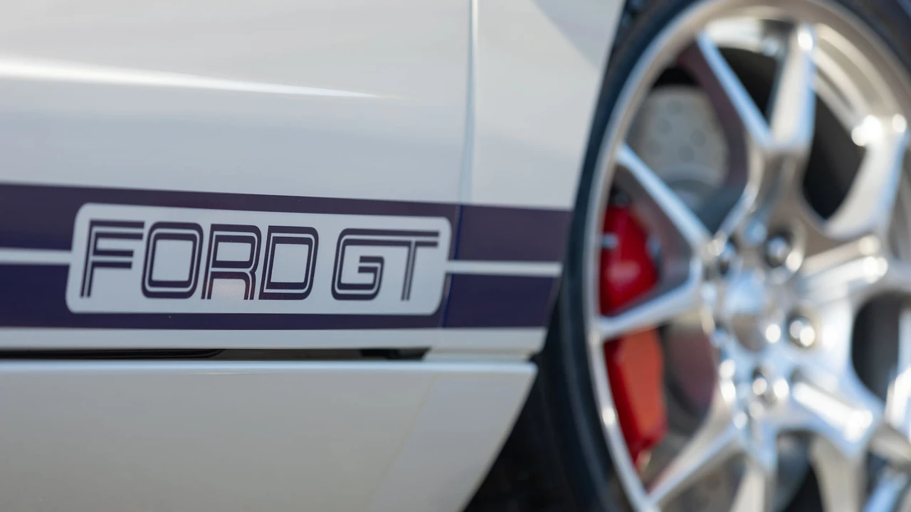 2005 Ford GT 1st Gen - Image 11 of 30