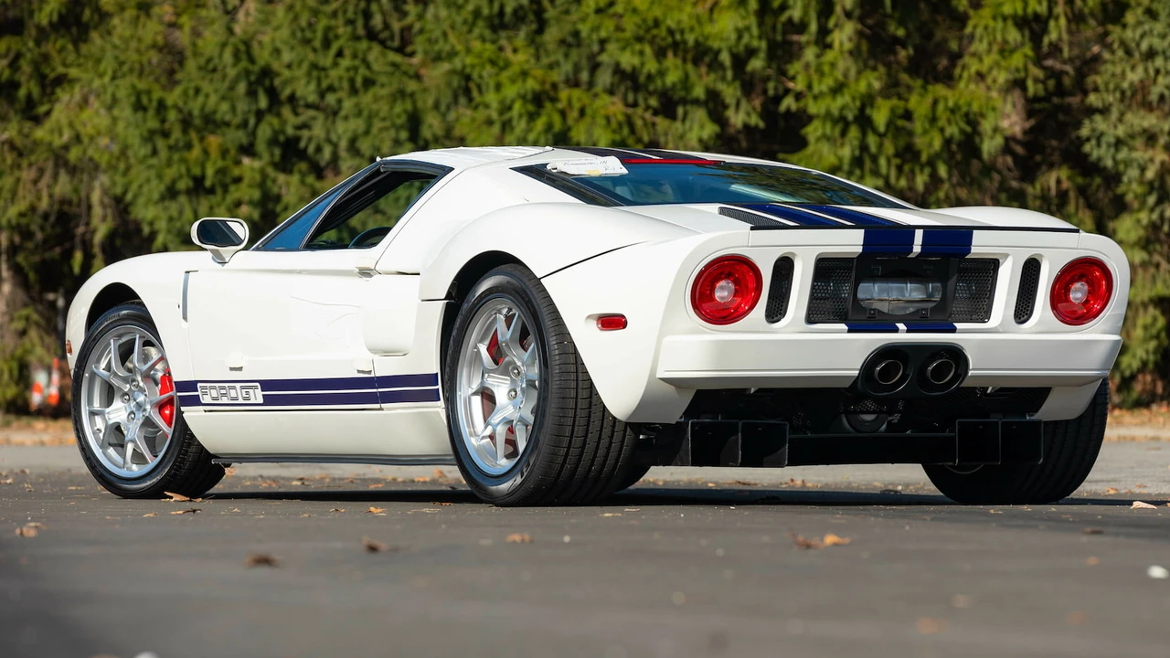2005 Ford GT 1st Gen - Image 13 of 30