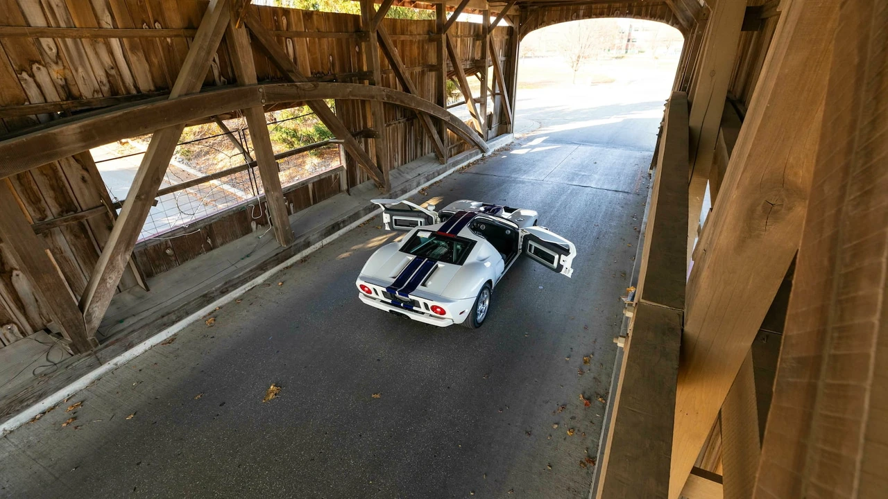 2005 Ford GT 1st Gen - Image 20 of 30